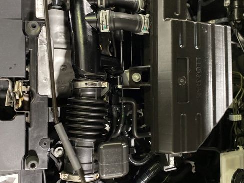 Used 2022 Honda CR-V Touring image 9