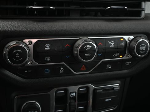 Used 2024 Jeep Wrangler Willys image 20