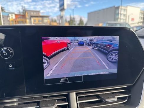 Certified 2025 Chevrolet Trax LS image 24