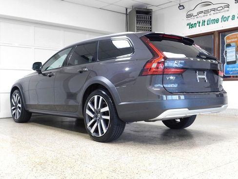 Used 2022 Volvo V90 B6 Cross Country AWD/4WD image 6