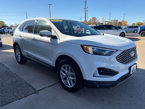 Used 2024 Ford Edge SEL image 7
