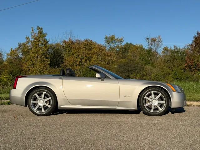 Used 2004 Cadillac XLR RWD image 33