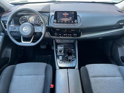 Used 2021 Nissan Rogue SV image 16