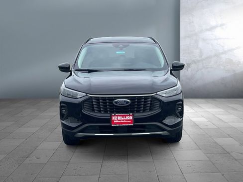 Used 2024 Ford Escape PHEV image 2