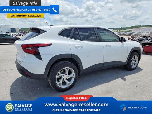 Used 2024 Chevrolet Trax LS w/ LS Convenience Package FWD image 4