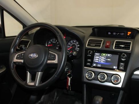 Used 2017 Subaru Crosstrek 2.0i Premium w/ Popular Package #2 AWD/4WD image 9