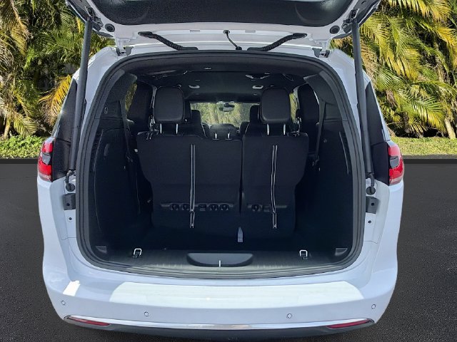 New 2027 Chrysler Pacifica Select FWD image 27