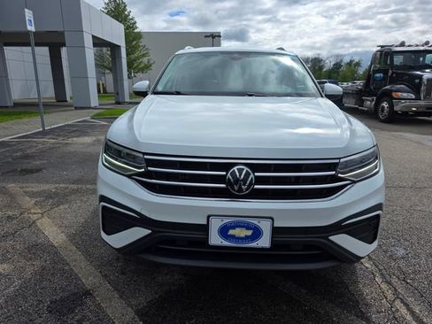 Used 2024 Volkswagen Tiguan SE AWD/4WD image 4