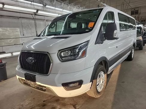 Used 2023 Ford Transit 350 XLT RWD image 5