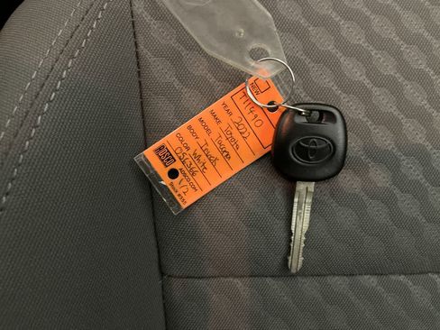 Used 2022 Toyota Tacoma SR image 24