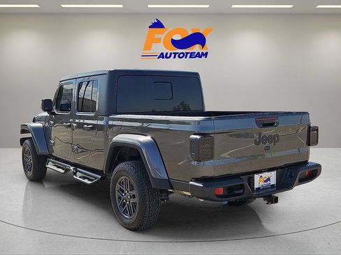 Used 2024 Jeep Gladiator Sport AWD/4WD image 3