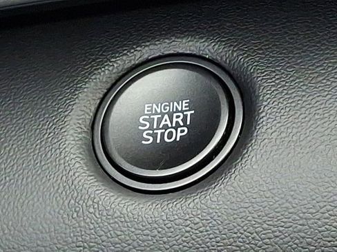 Used 2025 Hyundai Elantra Sport FWD image 30