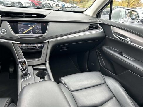 Used 2019 Cadillac XT5 Premium Luxury image 18