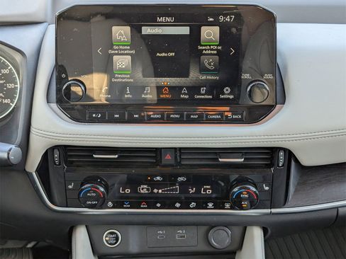 Used 2021 Nissan Rogue SL w/ Premium Package image 18