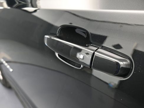 Used 2021 GMC Acadia SLT image 32