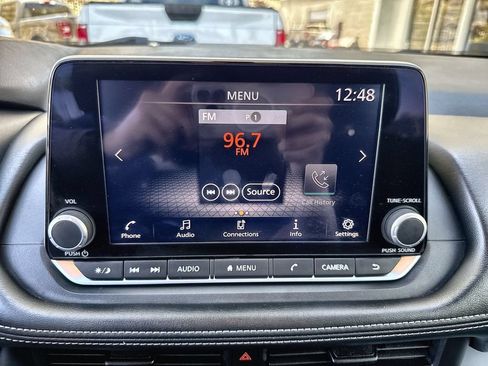 Used 2024 Nissan Rogue S FWD image 5