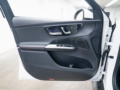 Used 2024 Mercedes-Benz GLC 43 AMG 4MATIC image 16