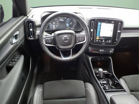 Used 2021 Volvo XC40 T5 R-Design w/ Climate Package image 15