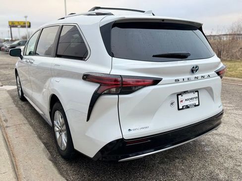 Used 2025 Toyota Sienna Limited AWD/4WD image 46