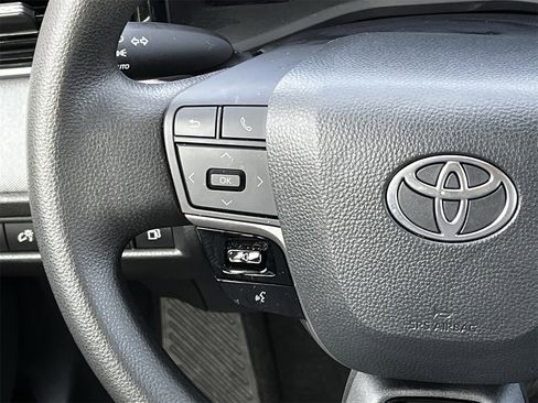 Used 2025 Toyota Camry LE image 9