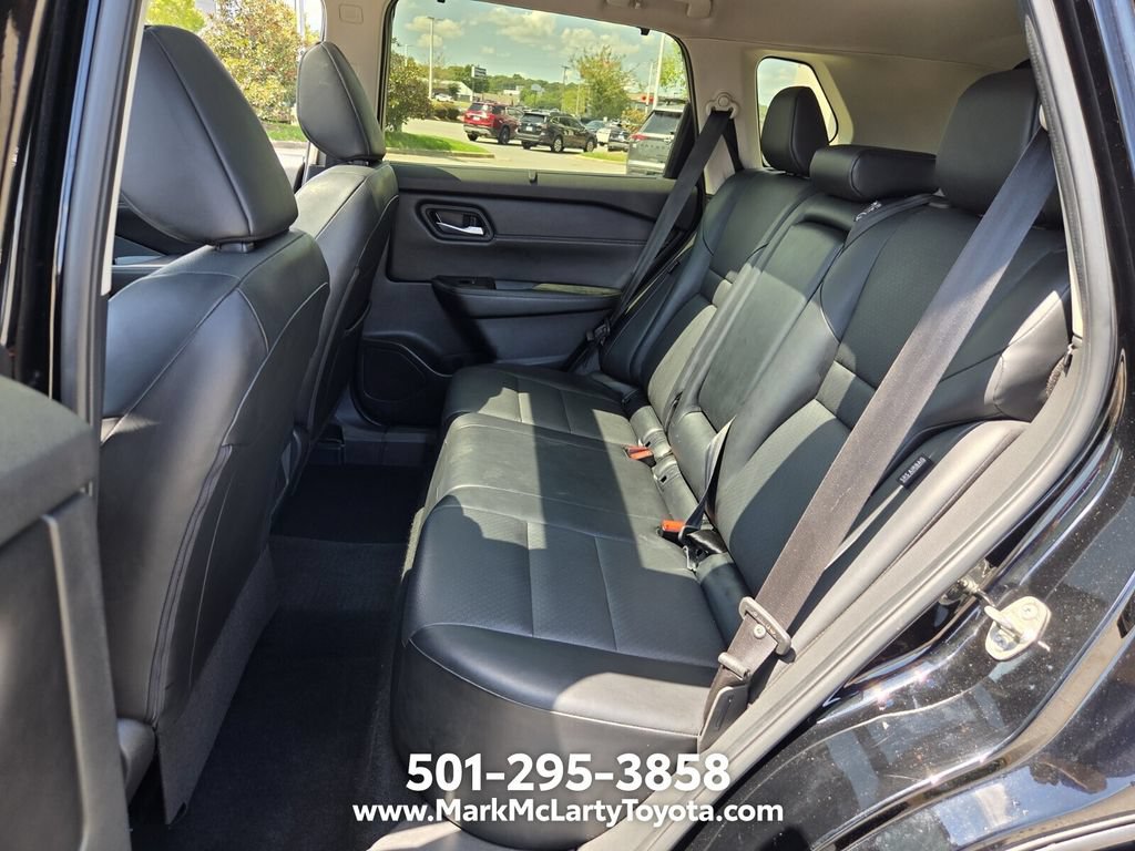 Used 2024 Nissan Rogue SV w/ SV Premium Package FWD image 10