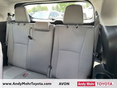 Used 2022 Toyota Highlander L FWD image 12