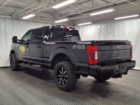 Used 2022 Ford F250 XLT w/ Black Appearance Package AWD/4WD image 2