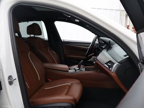 Used 2019 BMW 540i w/ M Sport Package image 33