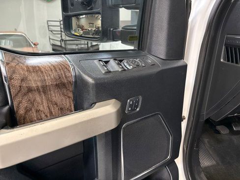 Used 2018 Ford F250 Lariat w/ Lariat Ultimate Package image 23