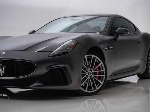 Used 2024 Maserati GranTurismo Trofeo AWD/4WD image 2