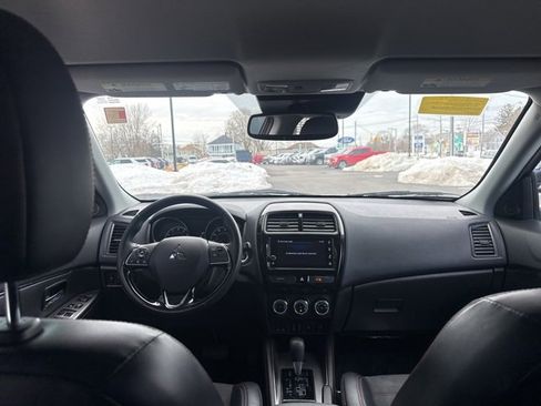 Used 2019 Mitsubishi Outlander Sport GT image 12