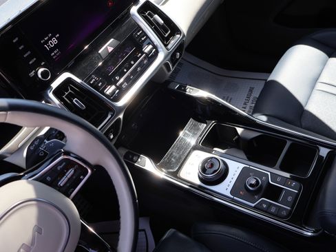 Used 2023 Kia Sorento SX Prestige AWD/4WD image 24