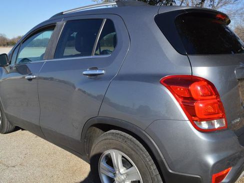 Used 2019 Chevrolet Trax LT w/ LT Convenience Package image 5