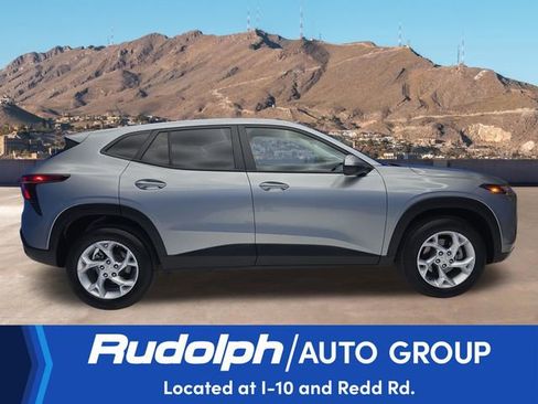 Used 2024 Chevrolet Trax LS w/ LS Convenience Package image 6