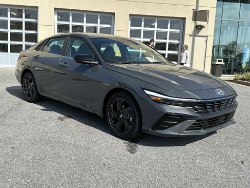 New 2026 Hyundai Elantra SEL Sport Premium FWD image 2