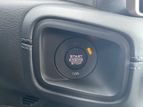 Used 2025 Jeep Gladiator Sport image 27