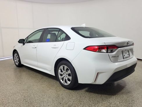 Used 2025 Toyota Corolla LE FWD image 7