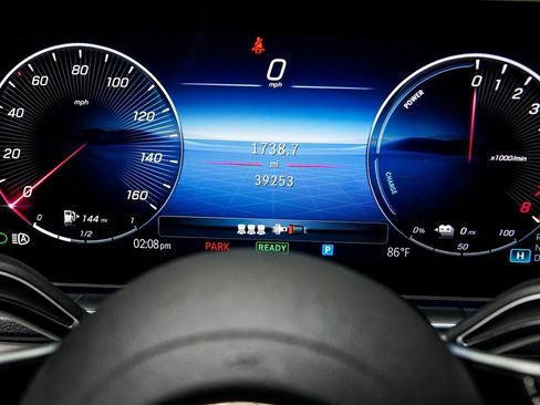 Used 2024 Mercedes-Benz GLE 450e GLE 450e image 32