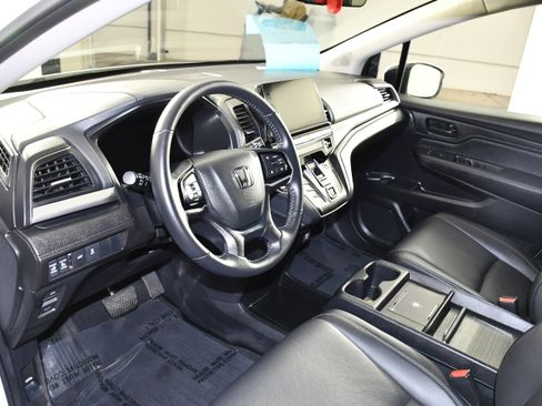 Certified 2025 Honda Odyssey EX-L image 2