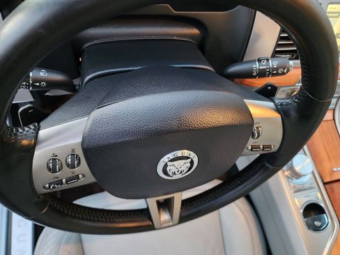 Used 2010 Jaguar XF Luxury RWD image 37