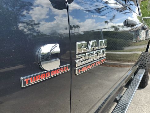 Used 2018 RAM 2500 Tradesman w/ Chrome Appearance Group image 4