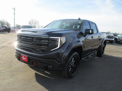 Certified 2022 GMC Sierra 1500 AT4 w/ AT4 Preferred Package image 11