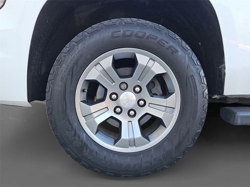 Used 2019 Chevrolet Suburban LT image 15