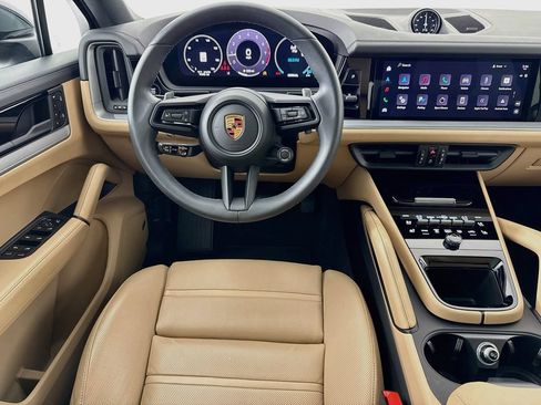 Used 2025 Porsche Cayenne Coupe AWD/4WD image 25