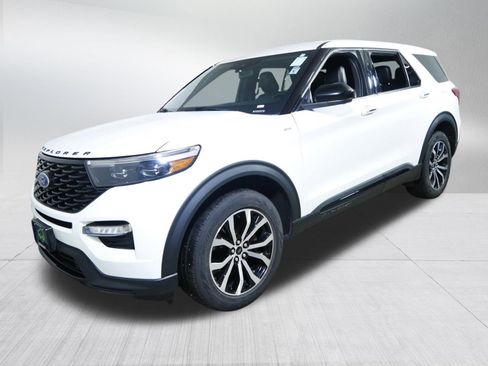 Used 2022 Ford Explorer ST-Line AWD/4WD image 3