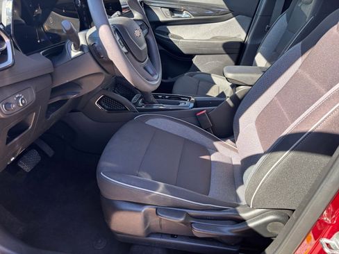 Used 2025 Chevrolet TrailBlazer LT image 24