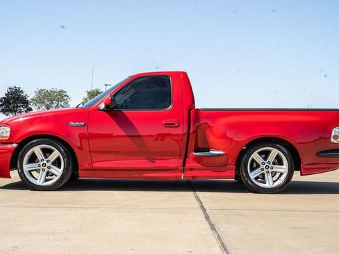 Used 2004 Ford F150 Lightning RWD image 9