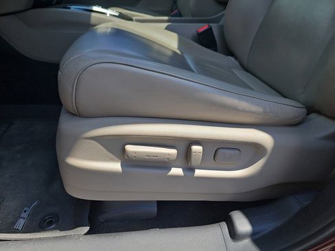 Used 2019 Honda Pilot Touring image 12