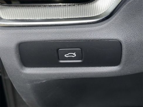 Used 2024 Volvo S60 B5 Ultimate w/ Climate Package image 25