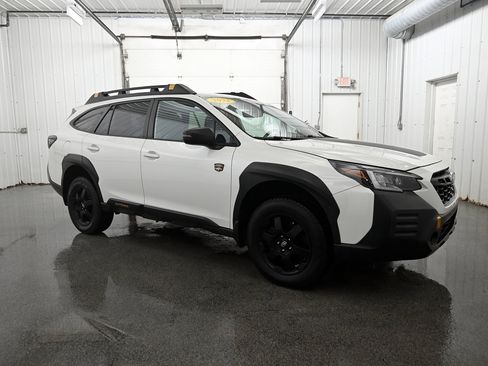 Used 2022 Subaru Outback Wilderness image 2